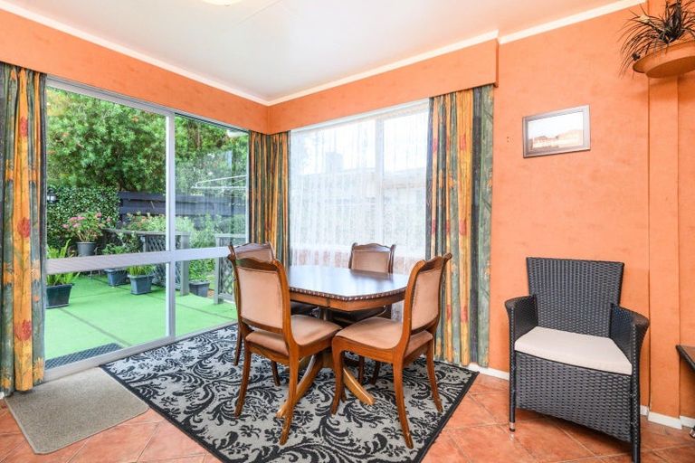 Photo of property in 1a Dunk Place, Milson, Palmerston North, 4414
