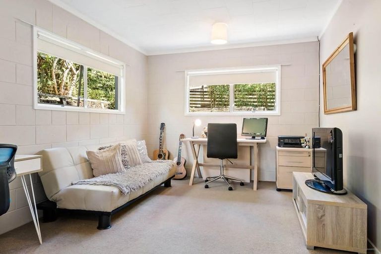 Photo of property in 37 Wyoming Avenue, Murrays Bay, Auckland, 0630