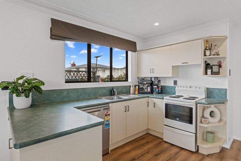 Photo of property in 16 Esk Place, Mosgiel, 9024