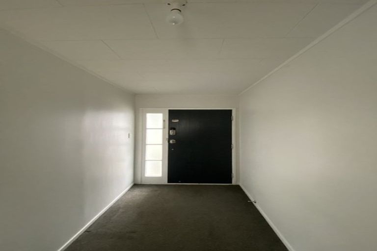 Photo of property in 32 Spinella Drive, Bayview, Auckland, 0629