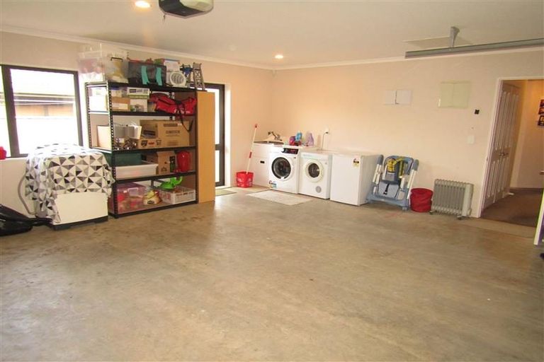 Photo of property in 24 Percy Kinsman Crescent, Riverstone Terraces, Upper Hutt, 5018