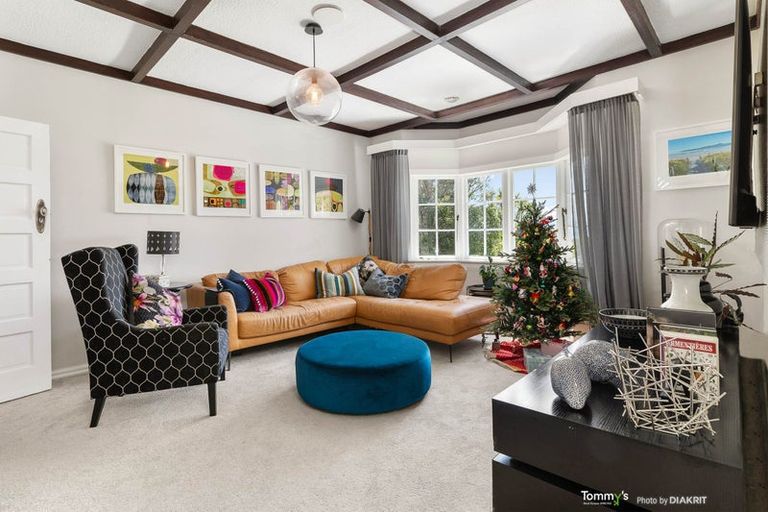 Photo of property in 17 Northland Road, Northland, Wellington, 6012