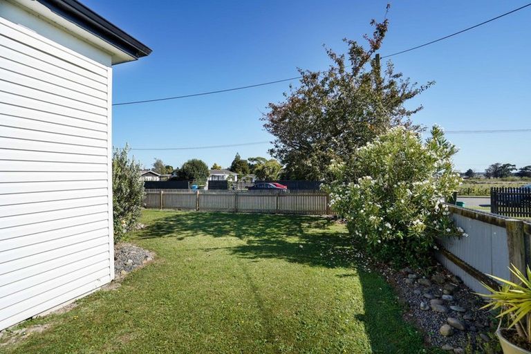 Photo of property in 12 Rata Street, Tokomaru, Palmerston North, 4474