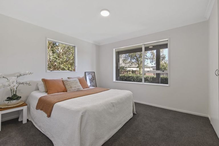 Photo of property in 11a Sequoia Place, Parklands, Christchurch, 8083