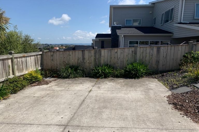 Photo of property in 50 Corricvale Way, Northcross, Auckland, 0630