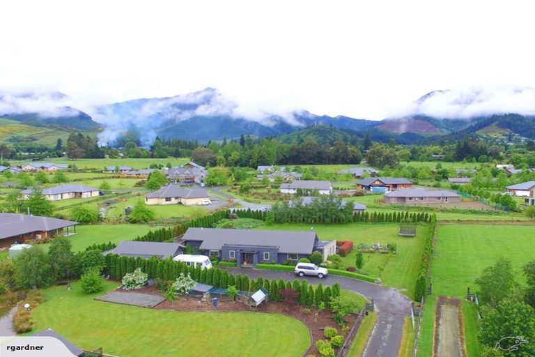 Photo of property in 10 Lochiel Drive, Hanmer Springs, 7334