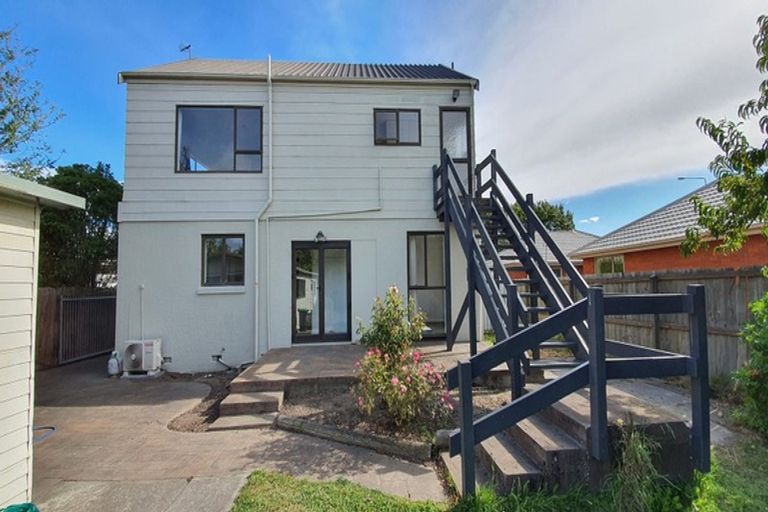 Photo of property in 106 Yaldhurst Road, Sockburn, Christchurch, 8042