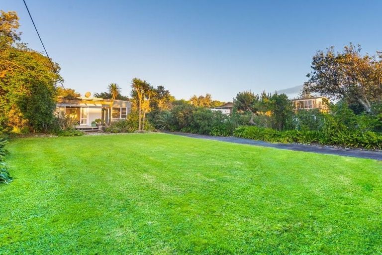 Photo of property in 16 Rodney Avenue, Te Horo Beach, Otaki, 5581