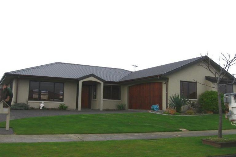Photo of property in 20 Daniel Place, Kelvin Grove, Palmerston North, 4414