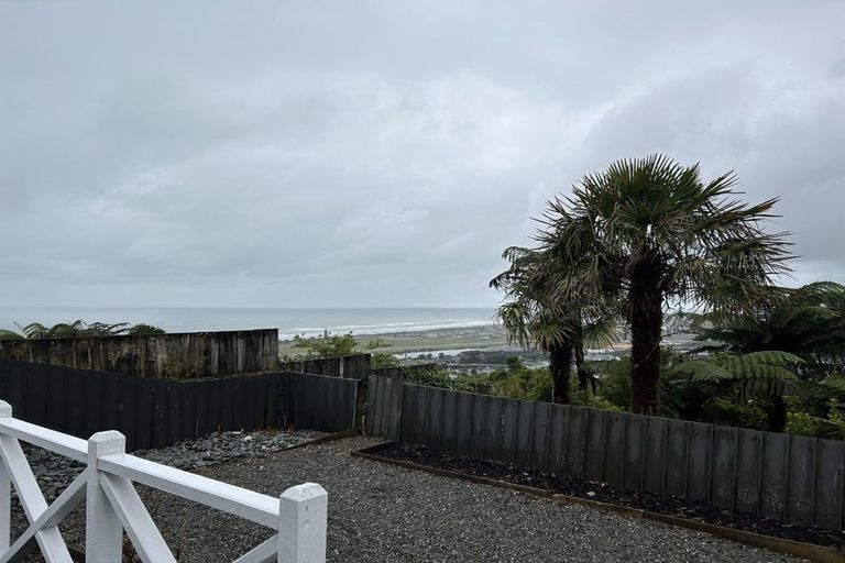 Photo of property in 7 Arnott Heights East, Greymouth, 7805