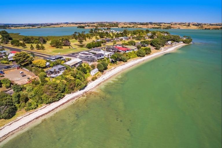 Photo of property in 115 Torkar Road, Clarks Beach, 2122