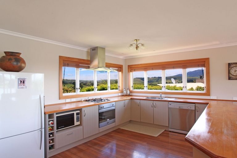 Photo of property in 2 Tutchen Avenue, Raglan, 3225