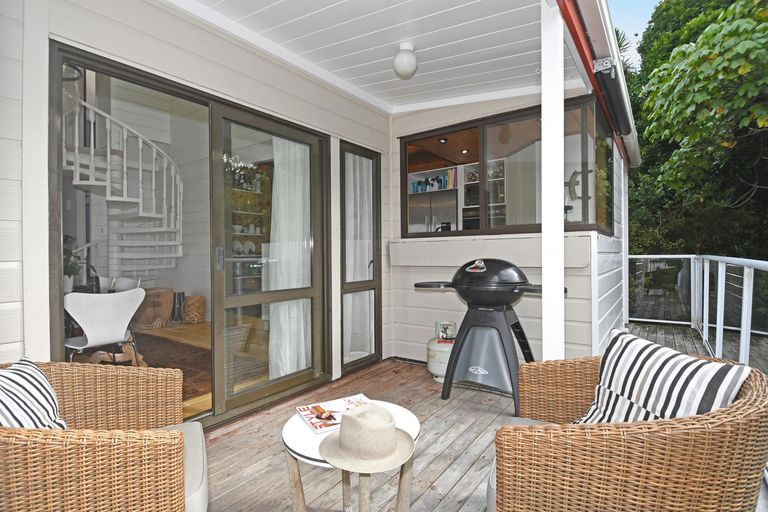 Photo of property in 47 Grand View Road, Leigh, 0985