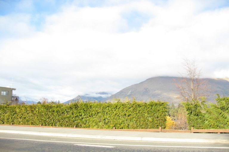 Photo of property in 73 Frankton Road, Queenstown, 9300