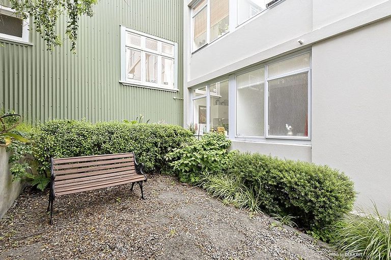 Photo of property in 44 Majoribanks Street, Mount Victoria, Wellington, 6011