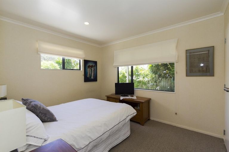 Photo of property in 99 Wade River Road, Stanmore Bay, Whangaparaoa, 0932
