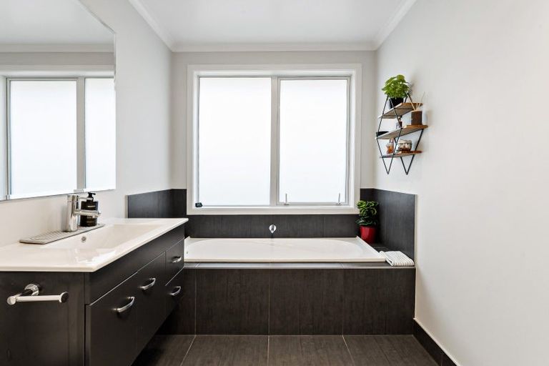 Photo of property in 30 Raymond Grace Avenue, Huapai, Kumeu, 0810