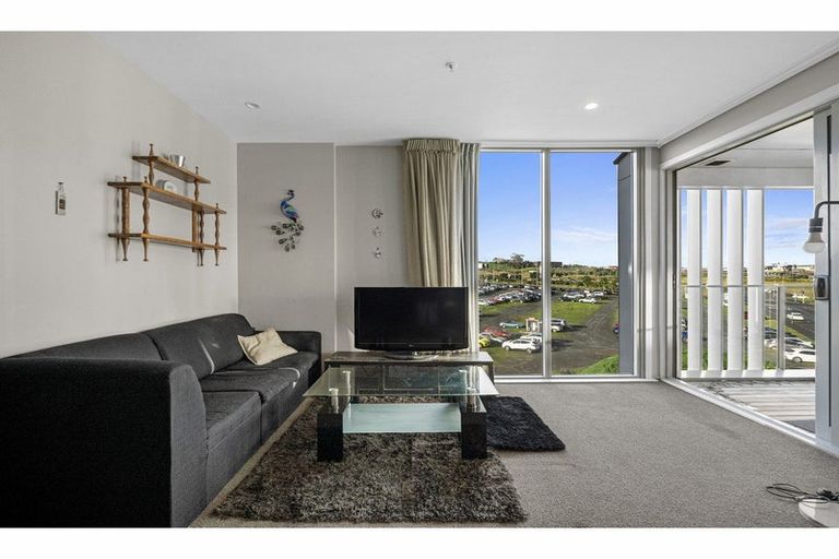 Photo of property in 305/7 Kaipiho Lane, Albany, Auckland, 0632