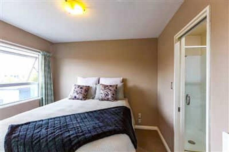 Photo of property in 8a Broadbent Street, Riccarton, Christchurch, 8041