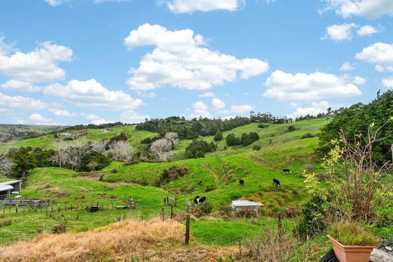 Photo of property in 63 Porter Road, Paparoa, 0571
