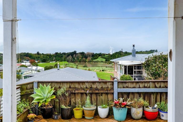 Photo of property in 2 Broadway, Waitara, 4320