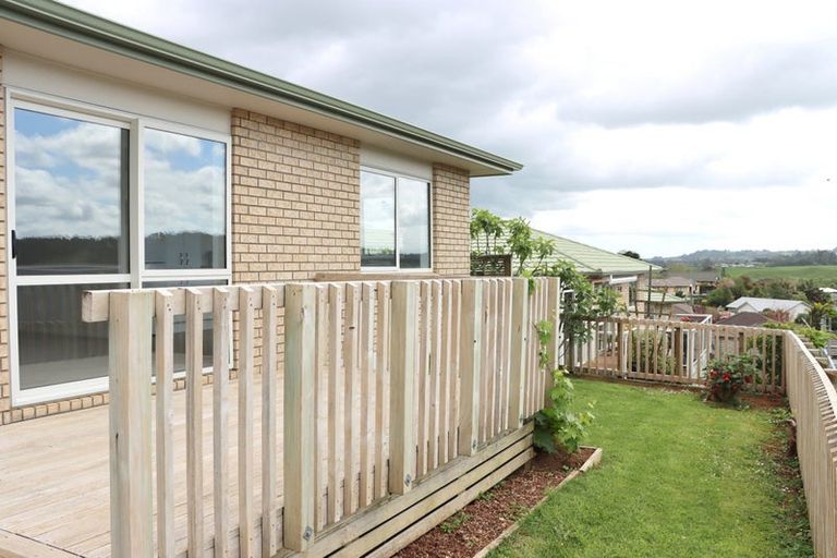 Photo of property in 4/8 Village Place, Tuakau, 2121