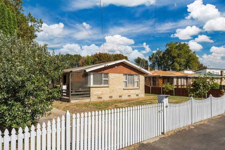 Photo of property in 70 Carrington Avenue, Silverdale, Hamilton, 3216