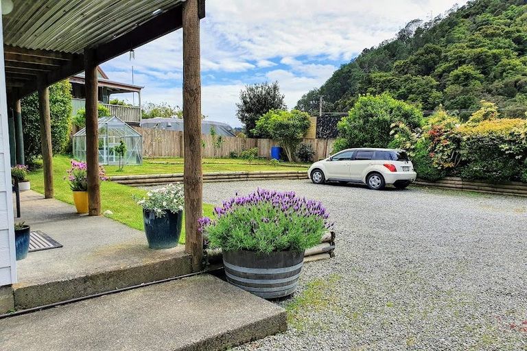 Photo of property in 19a Garden Terrace, Picton, 7220