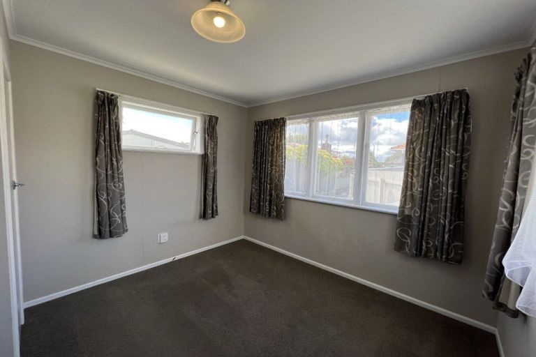 Photo of property in 30 Botanical Road, Takaro, Palmerston North, 4412