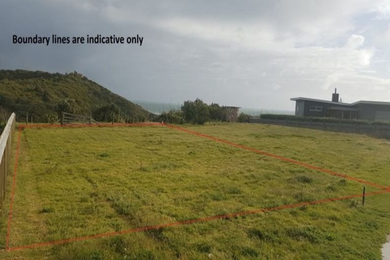 Photo of property in 55 Sunset Drive, Baylys Beach, 0377