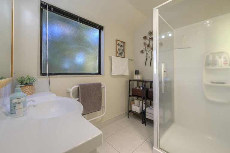 Photo of property in 29 Downing Place, Welcome Bay, Tauranga, 3112