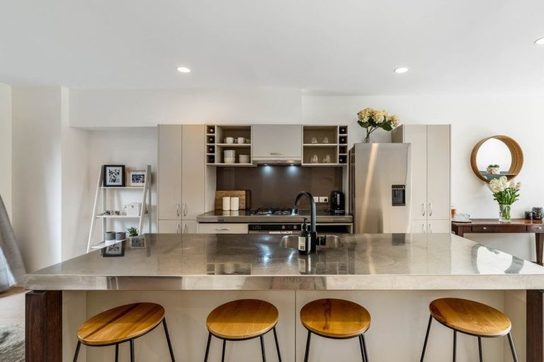 Photo of property in Providence Of Eden, 4/21 Hunters Drive, Three Kings, Auckland, 1024