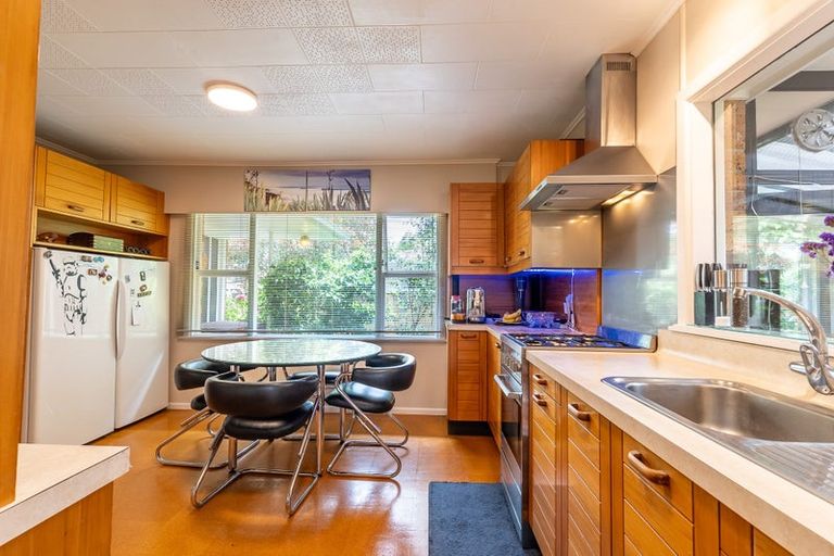 Photo of property in 10 Parkdale Place, Glenview, Hamilton, 3206