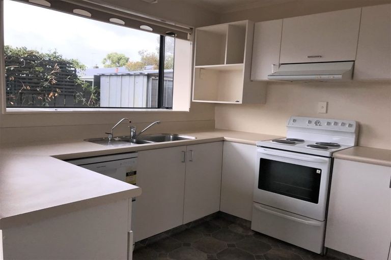 Photo of property in 4 Frank Wilson Terrace, Welbourn, New Plymouth, 4312