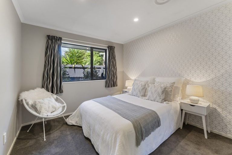 Photo of property in 16 Bottle Lake Drive, Parklands, Christchurch, 8083