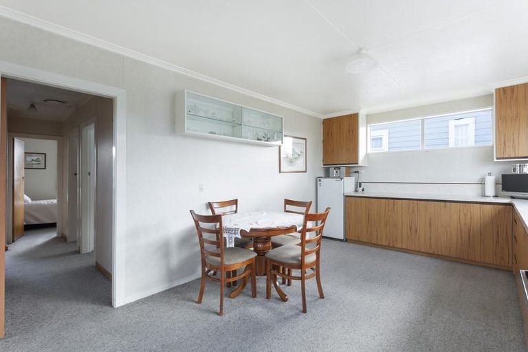 Photo of property in 160 Macandrew Road, South Dunedin, Dunedin, 9012