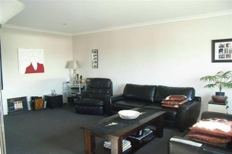 Photo of property in 9a Gillean Street, Havelock North, 4130