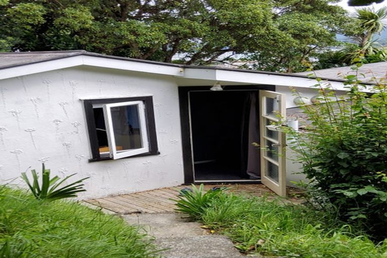 Photo of property in 74 Mana Esplanade, Paremata, Porirua, 5026