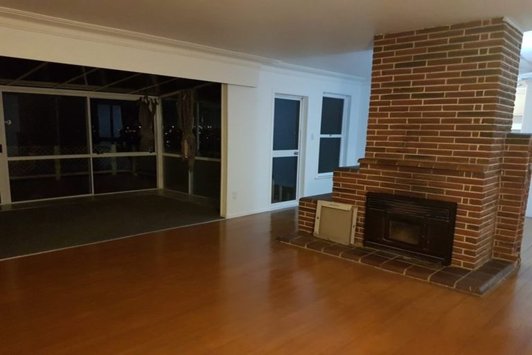 Photo of property in 76 Manuka Road, Glenfield, Auckland, 0629