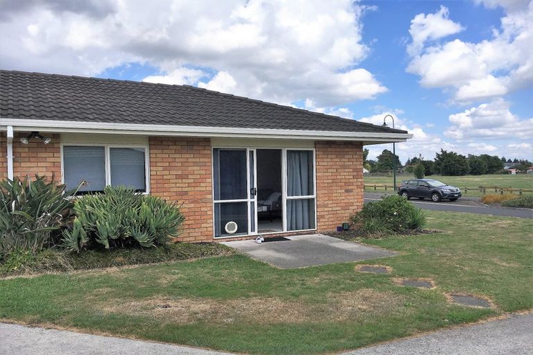 Photo of property in 39 Waiwherowhero Drive, St Andrews, Hamilton, 3200