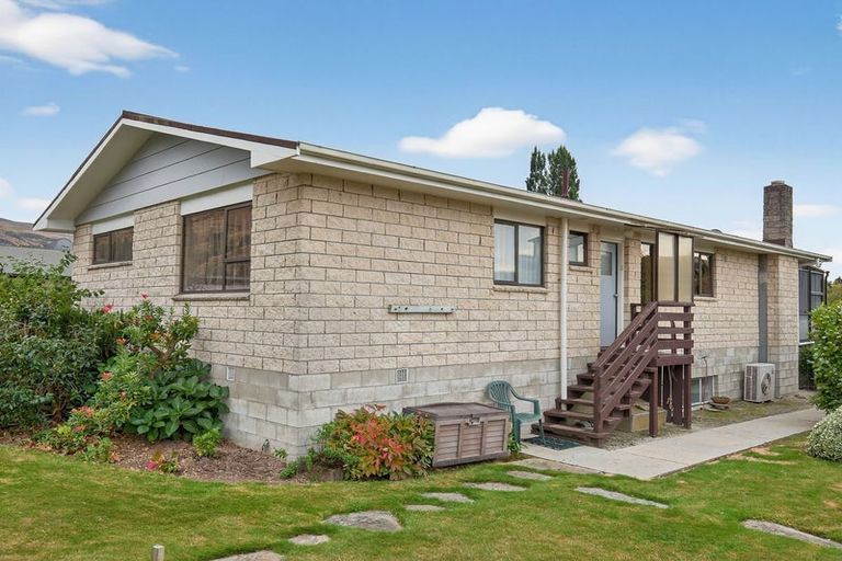 Photo of property in 16 Paisley Place, Roxburgh, 9500