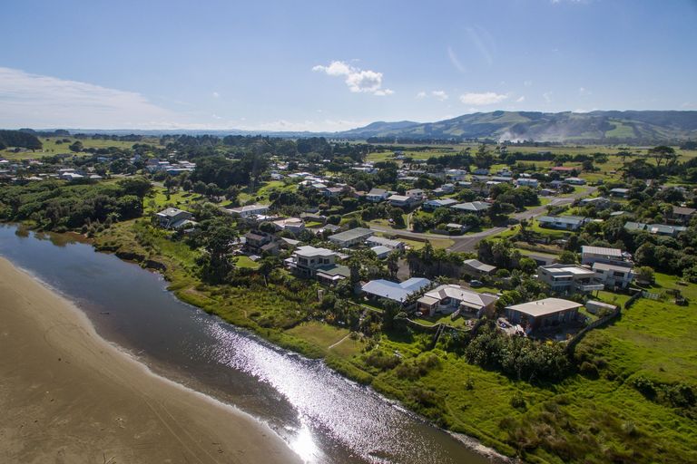 Photo of property in 14 Kotare Street, Ahipara, Kaitaia, 0481