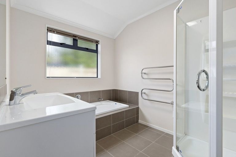 Photo of property in 38 Wiltshire Drive, Huntington, Hamilton, 3210