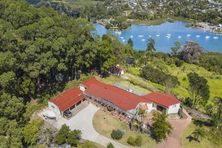 Photo of property in 90 Cedar Terrace, Stanmore Bay, Whangaparaoa, 0932