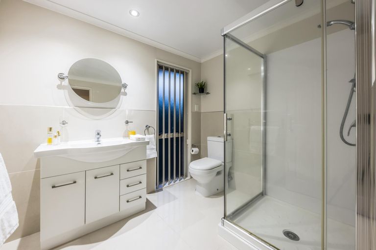 Photo of property in 6 Kilimanjaro Drive, Northpark, Auckland, 2013