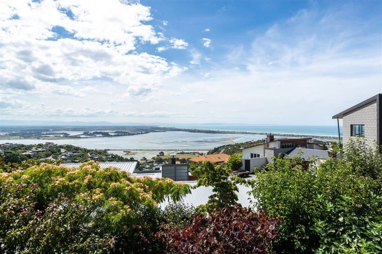 Photo of property in 4 Avery Place, Redcliffs, Christchurch, 8081