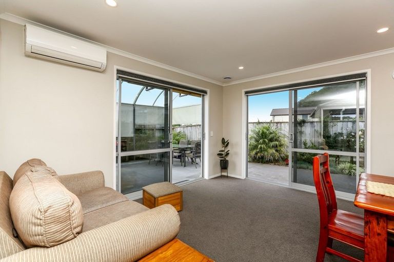 Photo of property in 37 Ainslee Street, Highlands Park, New Plymouth, 4312