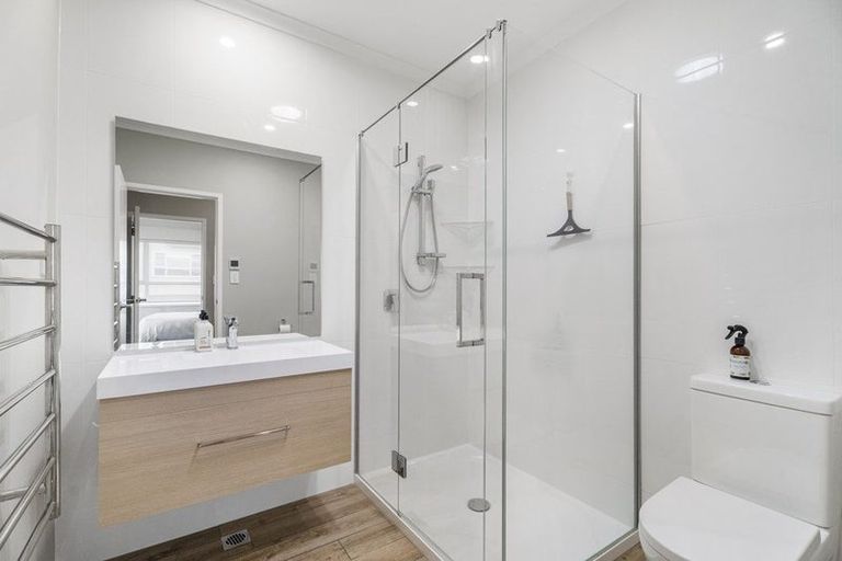 Photo of property in 75 Karepiro Drive, Stanmore Bay, Whangaparaoa, 0932