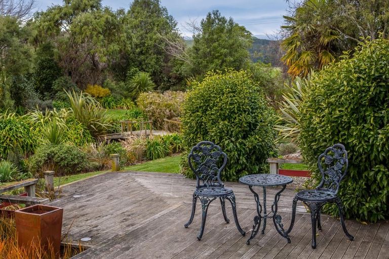 Photo of property in 841 Cowper Road, Dannevirke, 4976
