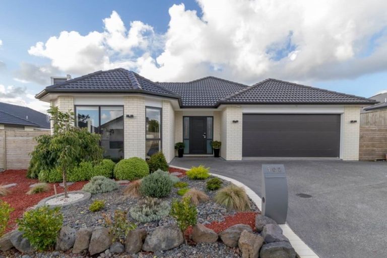 Photo of property in 102 Tapu Road, Huapai, Kumeu, 0810